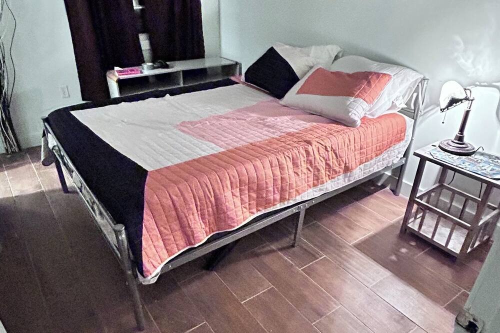 Photo of Bedroom in Sealevel