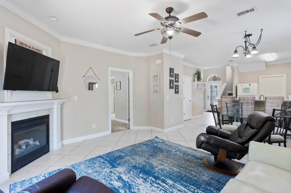 Photo of Livingroom in Emerald Waters Village