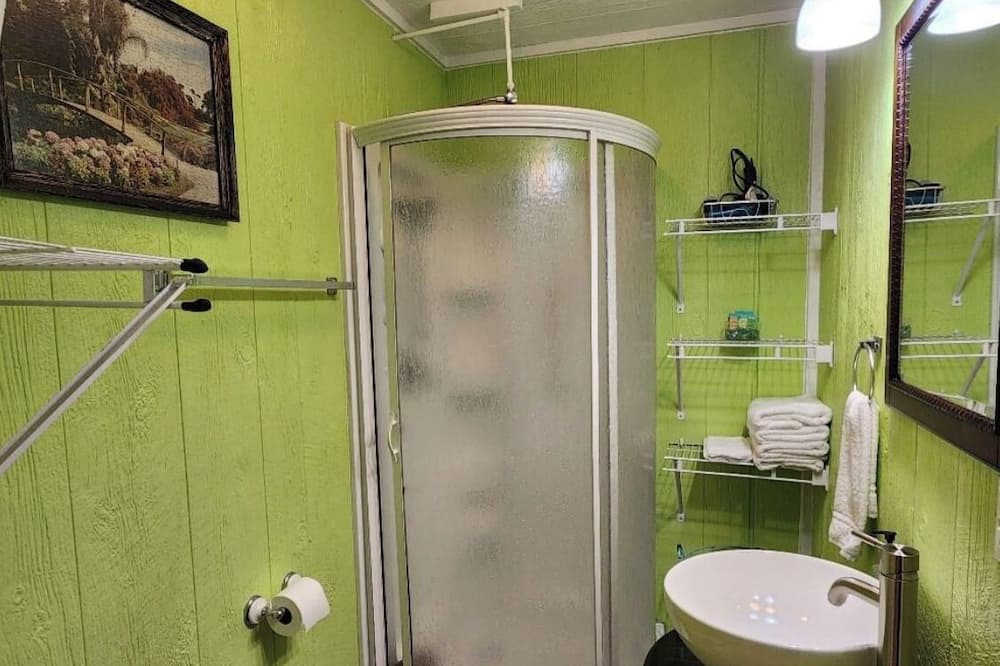 Photo of Bathroom in Pipestem