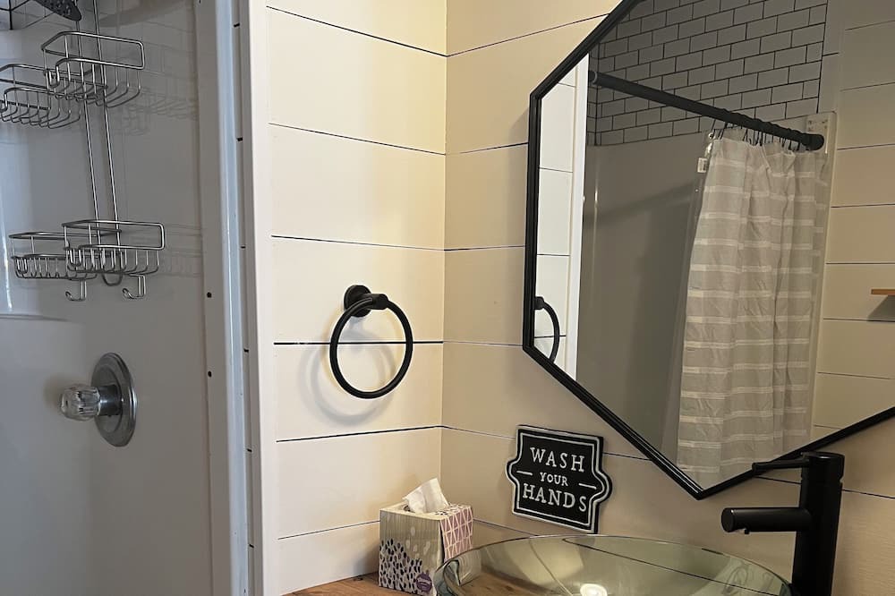 Photo of Bathroom in Gordonville