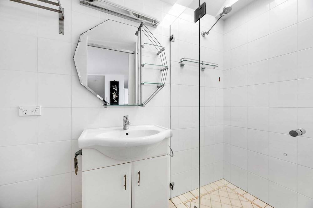 Photo of Bathroom in Clovelly