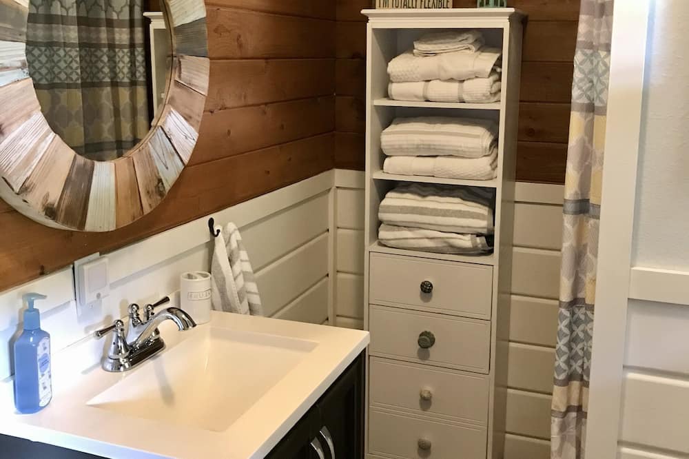 Photo of Bathroom in Proctor