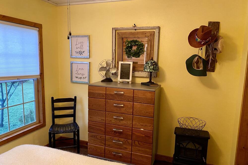 Photo of Bedroom in Proctor