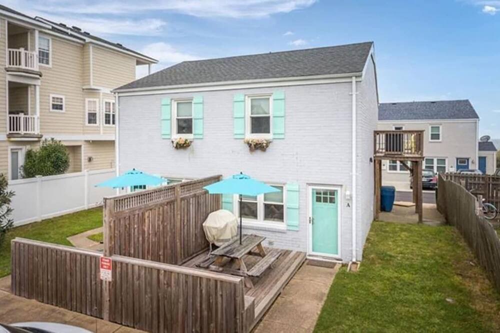 Photo of Outdoor in Chic's Beach