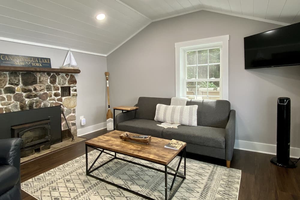 Photo of Livingroom in Rushville