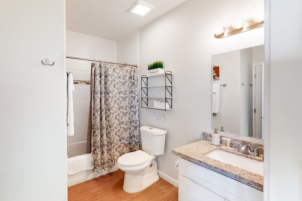 Photo of Bathroom in Port Isabel
