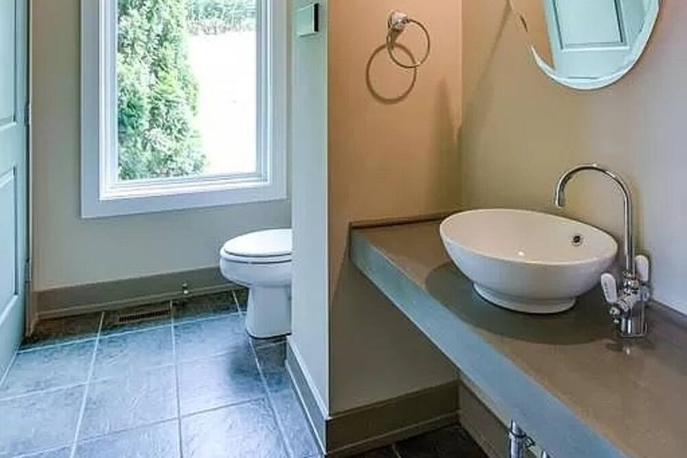 Photo of Bathroom in Smithville