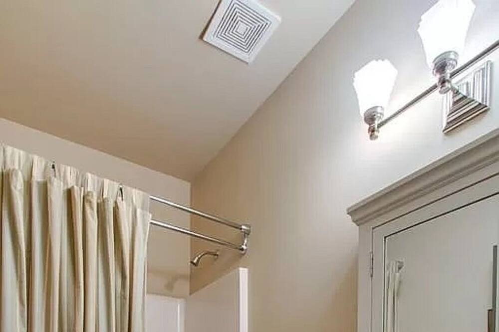 Photo of Bedroom in Smithville