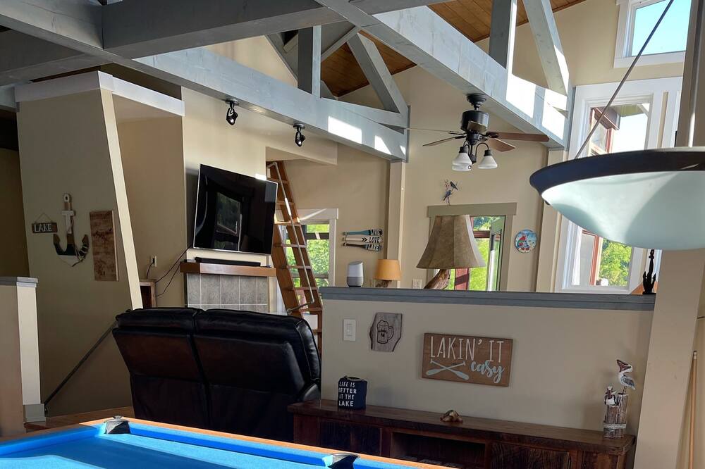Photo of Bedroom in Smithville