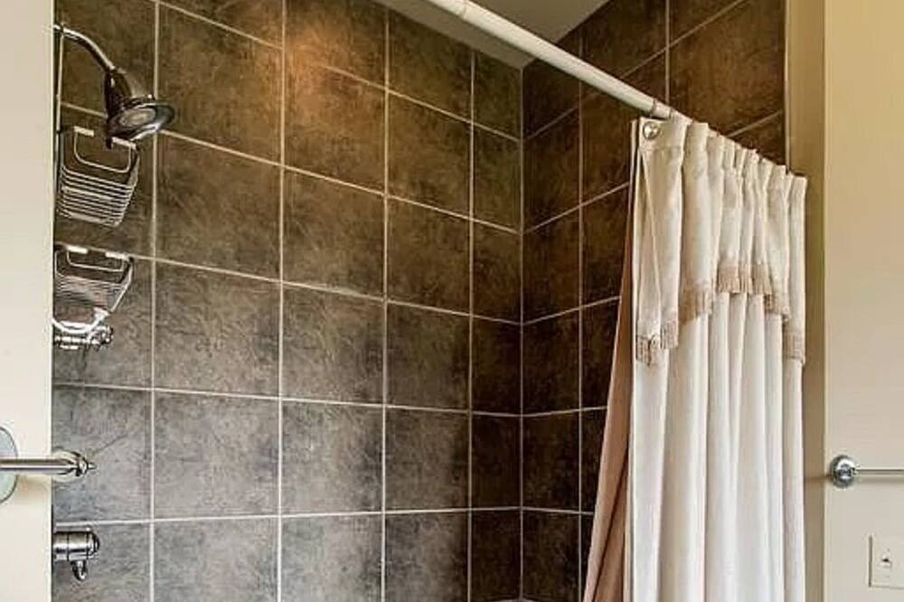 Photo of Bathroom in Smithville