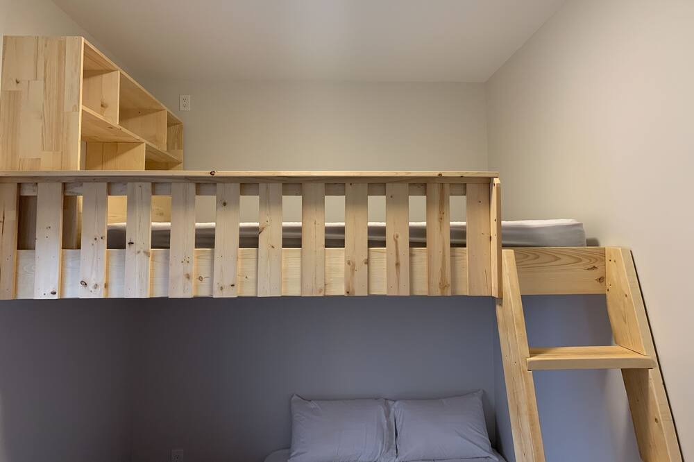 Photo of Bedroom in Maple Creek