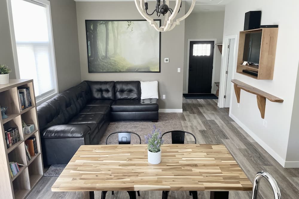 Photo of Livingroom in Maple Creek