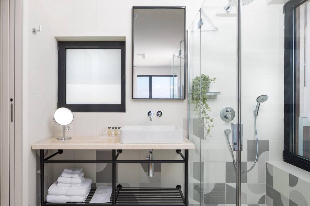 Photo of Bathroom in Sutivan