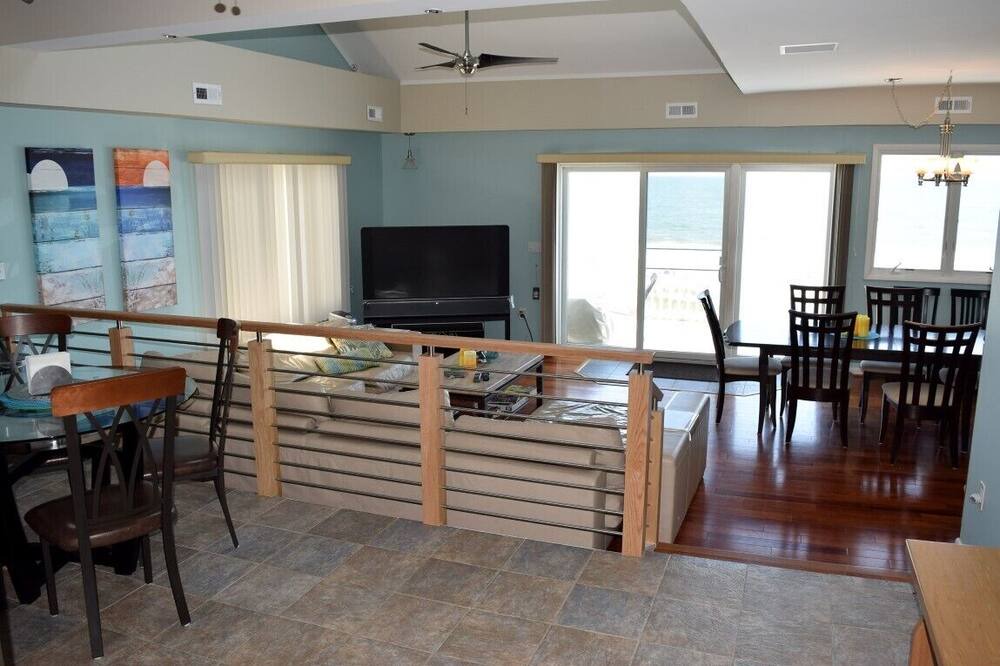 Photo of Livingroom in Townsend's Inlet