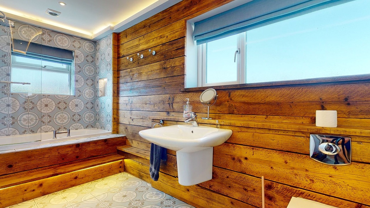 Photo of Bathroom in Nefyn