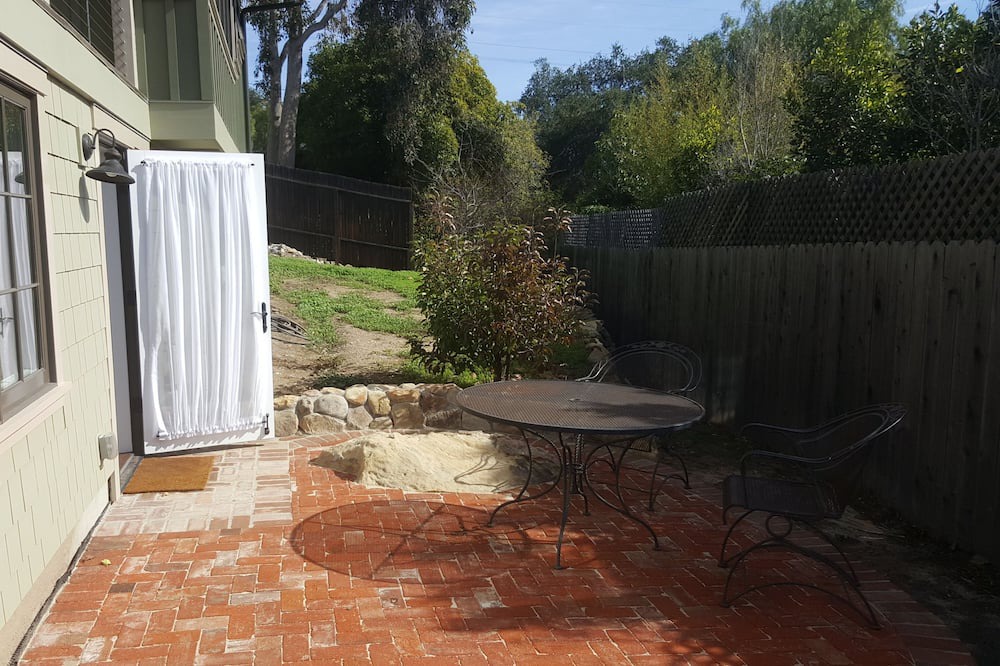 Photo of Patio Balcony in Mission Canyon