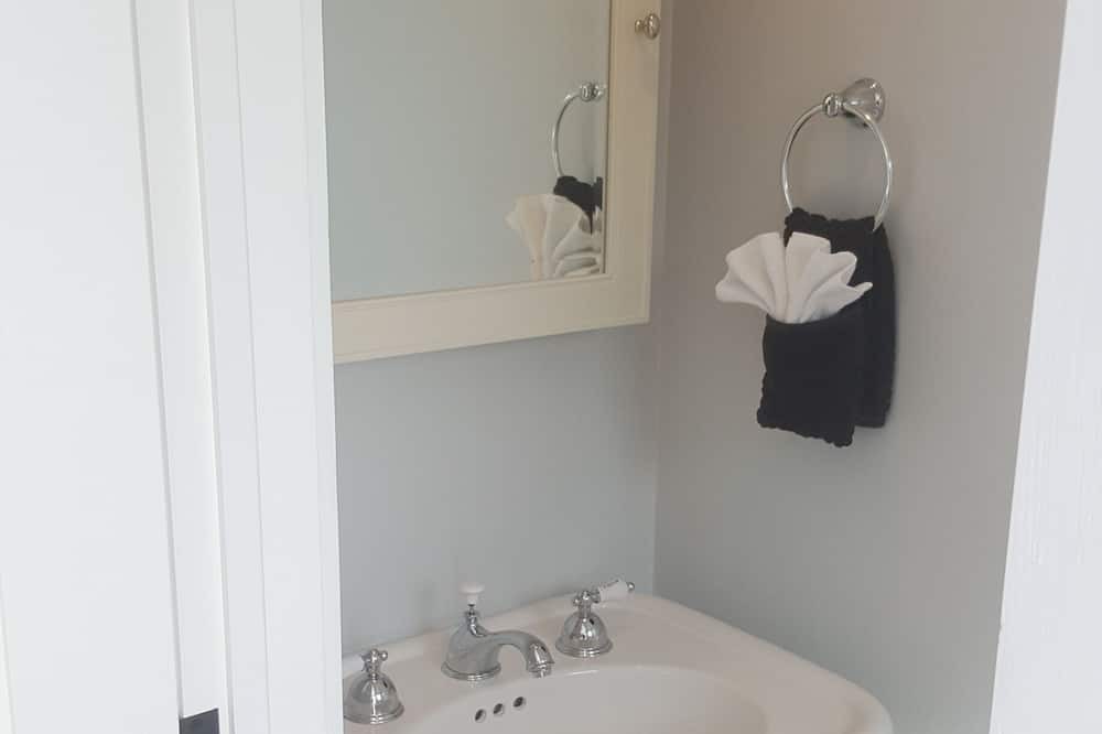 Photo of Bathroom in Mission Canyon