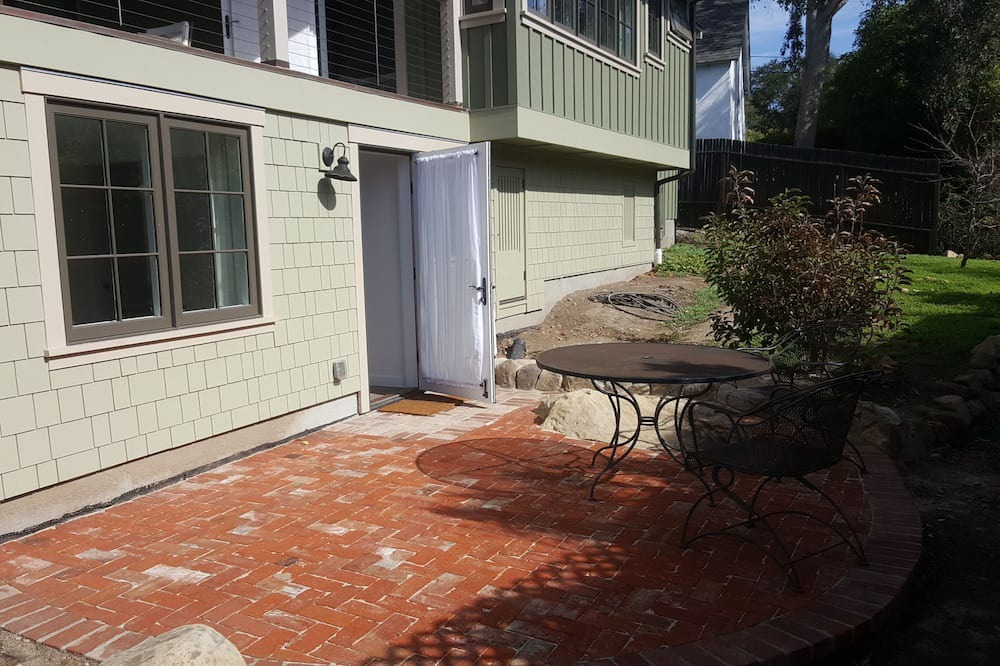 Photo of Patio Balcony in Mission Canyon