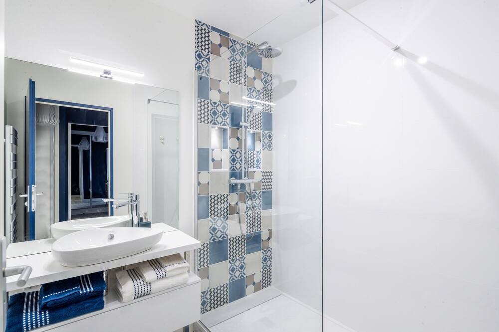 Photo of Bathroom in Centre Ville