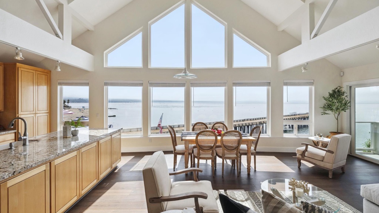 Photo of Livingroom in Capitola