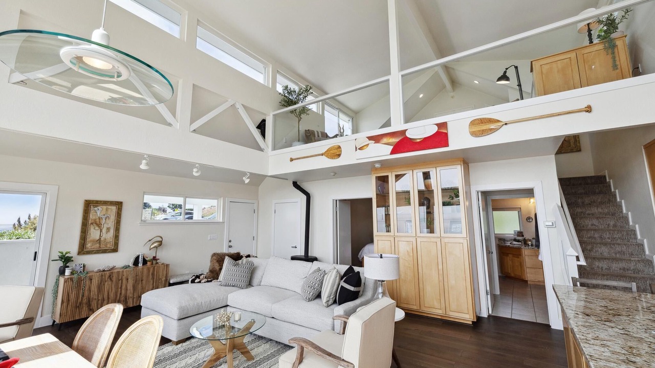 Photo of Livingroom in Capitola