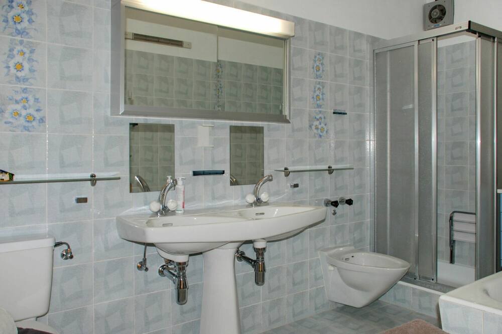 Photo of Bathroom in Porto Ronco