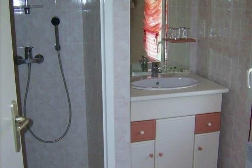 Photo of Bathroom in Saint-Germain-lAiguiller