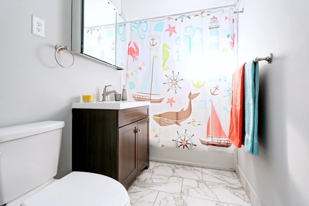 Photo of Bathroom in Townsend's Inlet