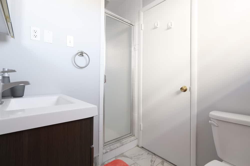 Photo of Bathroom in Townsend's Inlet