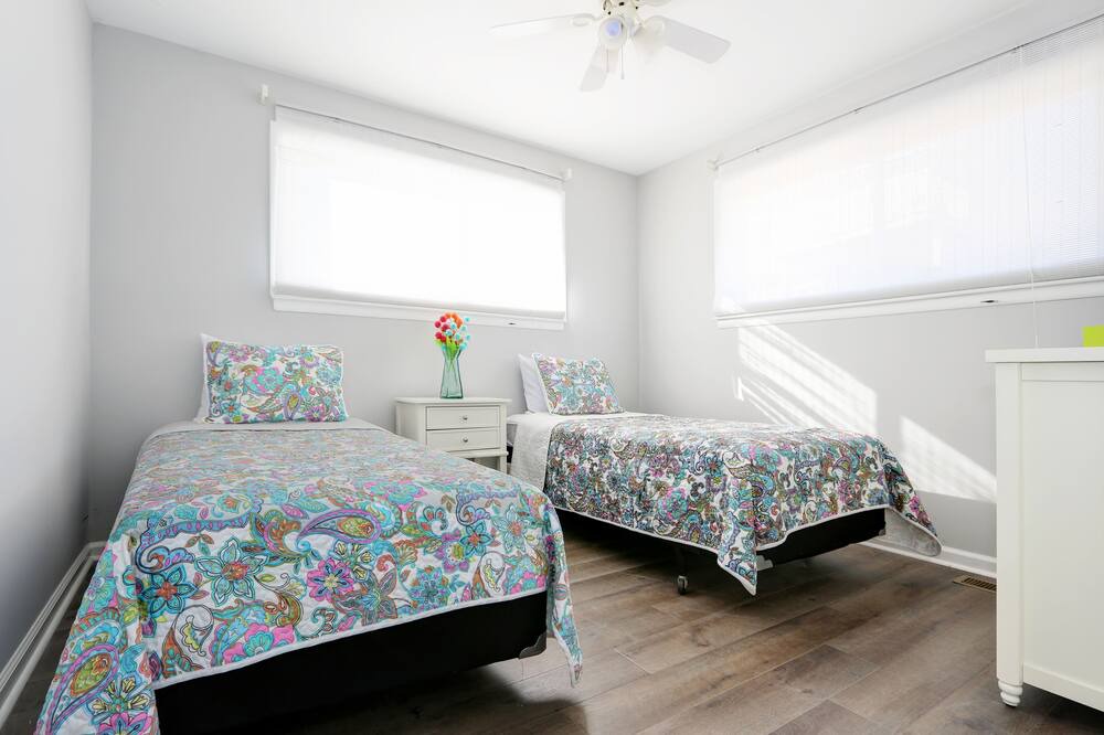 Photo of Bedroom in Townsend's Inlet