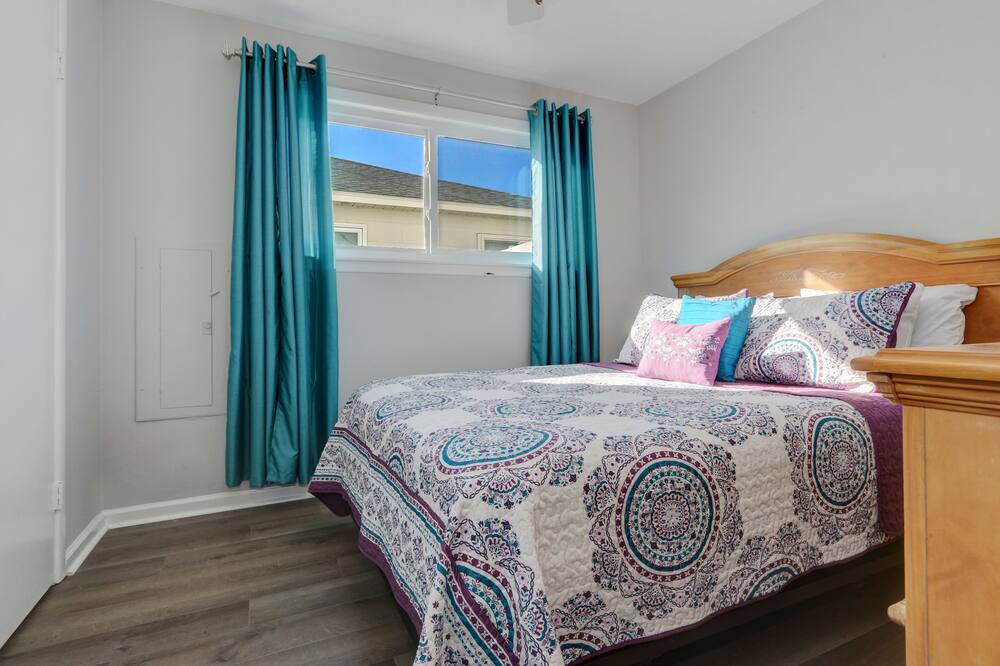 Photo of Bedroom in Townsend's Inlet