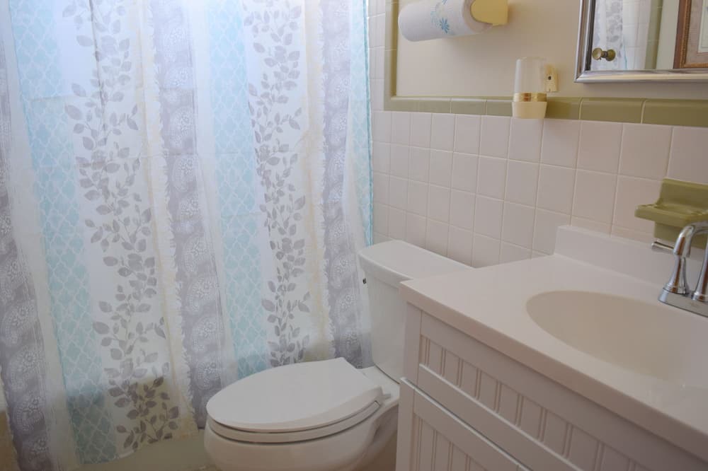 Photo of Bathroom in Townsend's Inlet