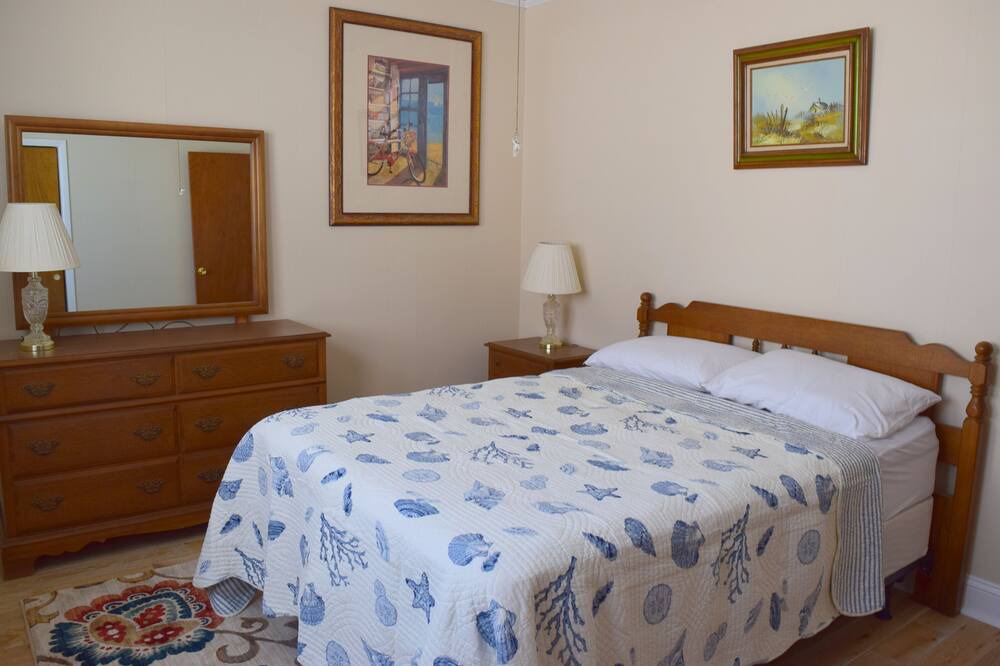 Photo of Bedroom in Townsend's Inlet