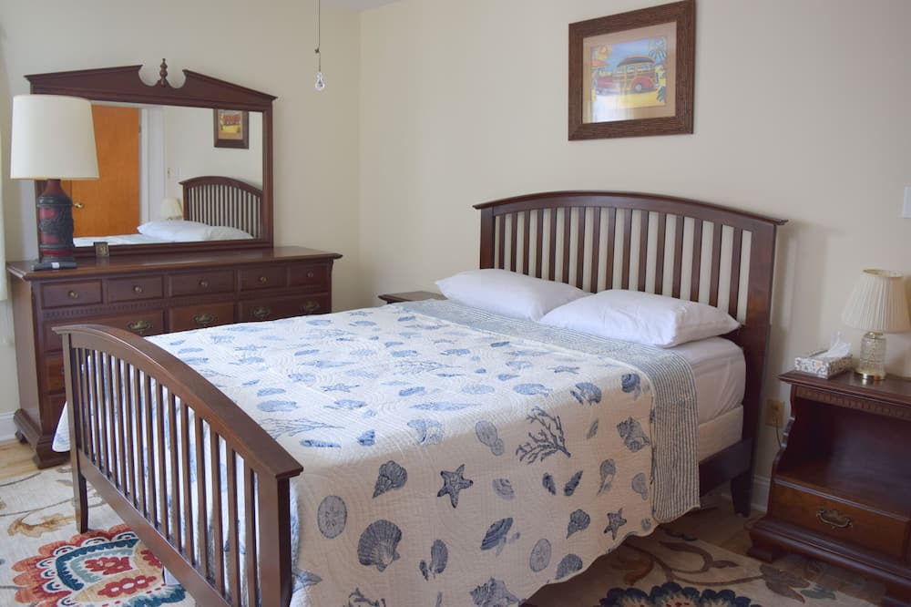 Photo of Bedroom in Townsend's Inlet