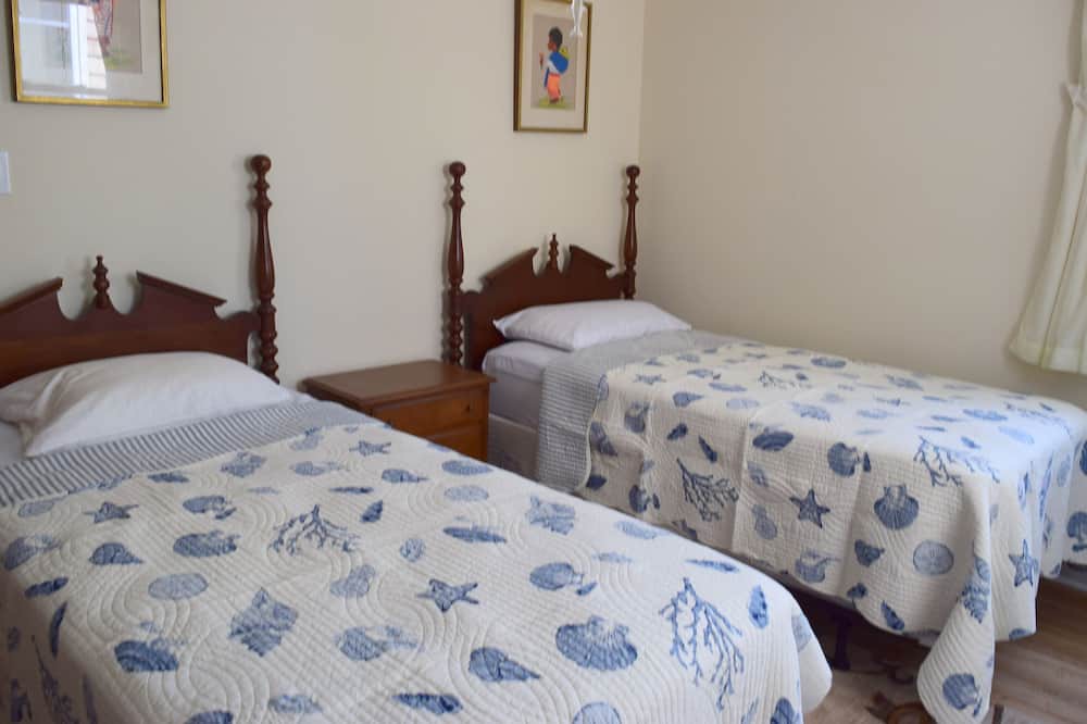 Photo of Bedroom in Townsend's Inlet