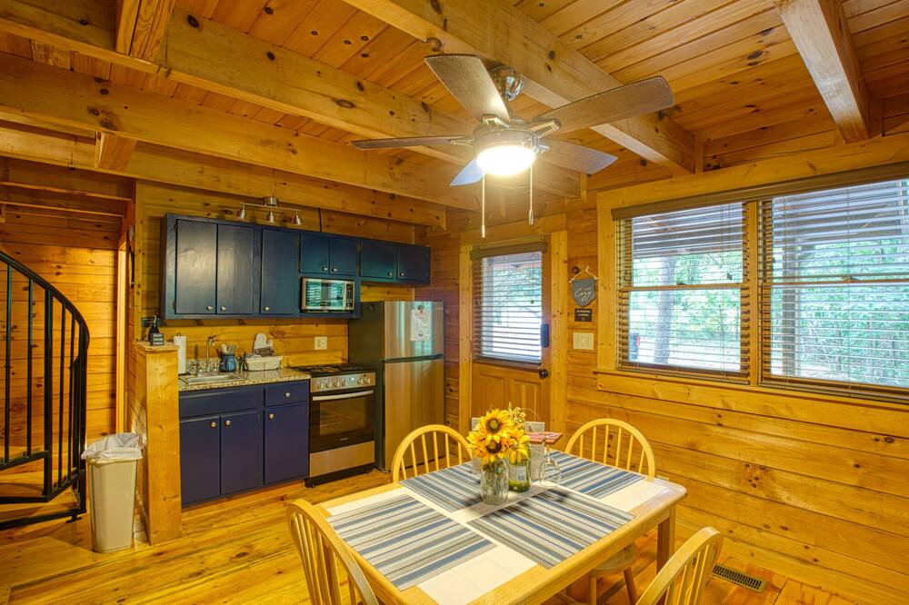 Photo of Kitchen in Pine Mountain Valley