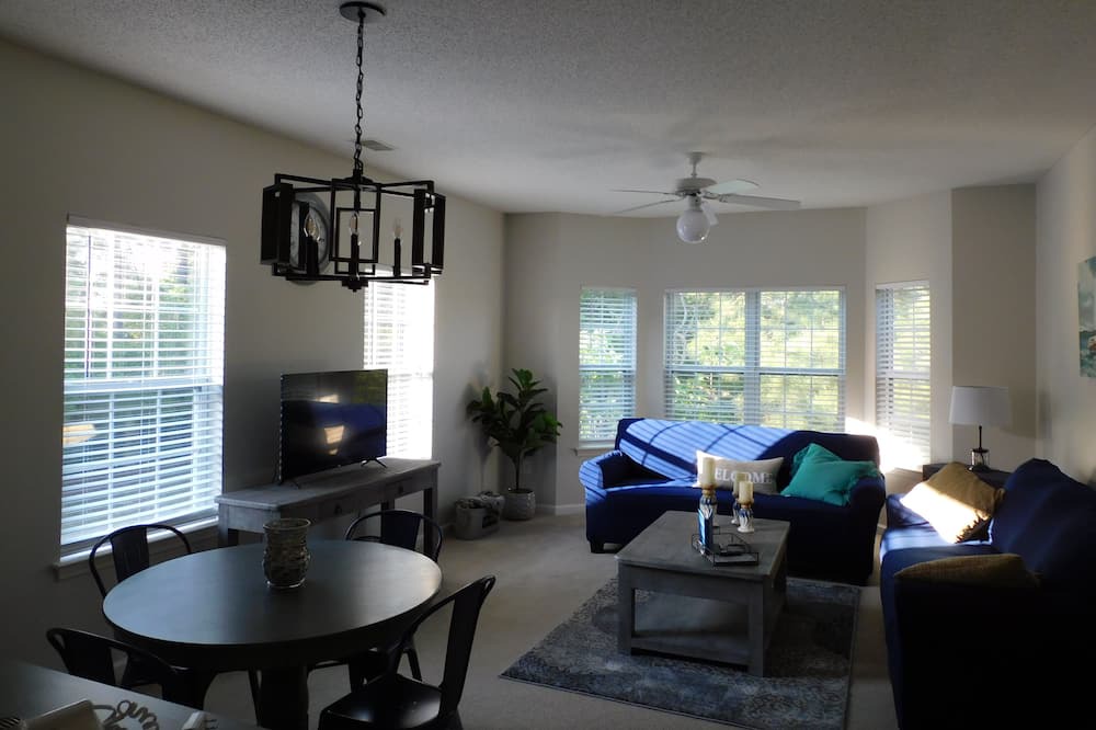 Photo of Livingroom in Red Hill
