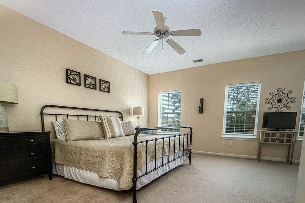 Photo of Bedroom in Red Hill