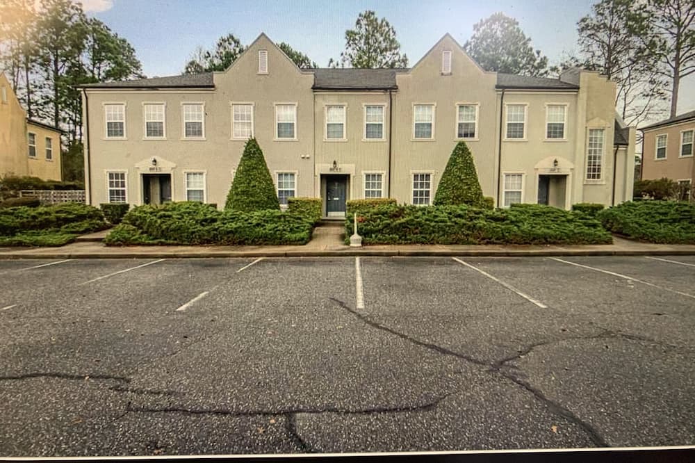 Photo of Outdoor in Red Hill