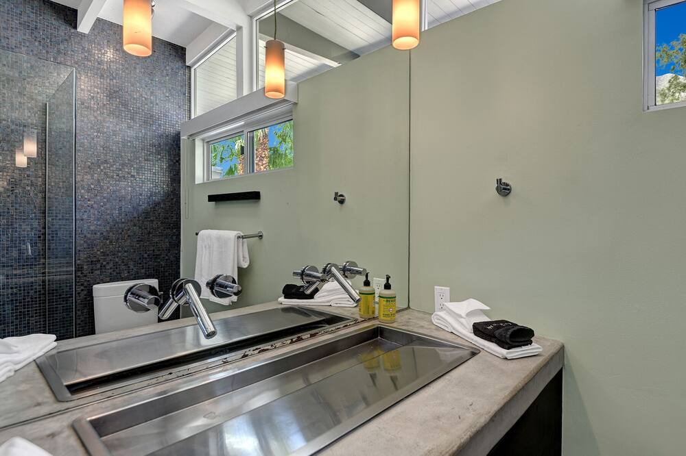Photo of Bathroom in Tahquitz River Estates