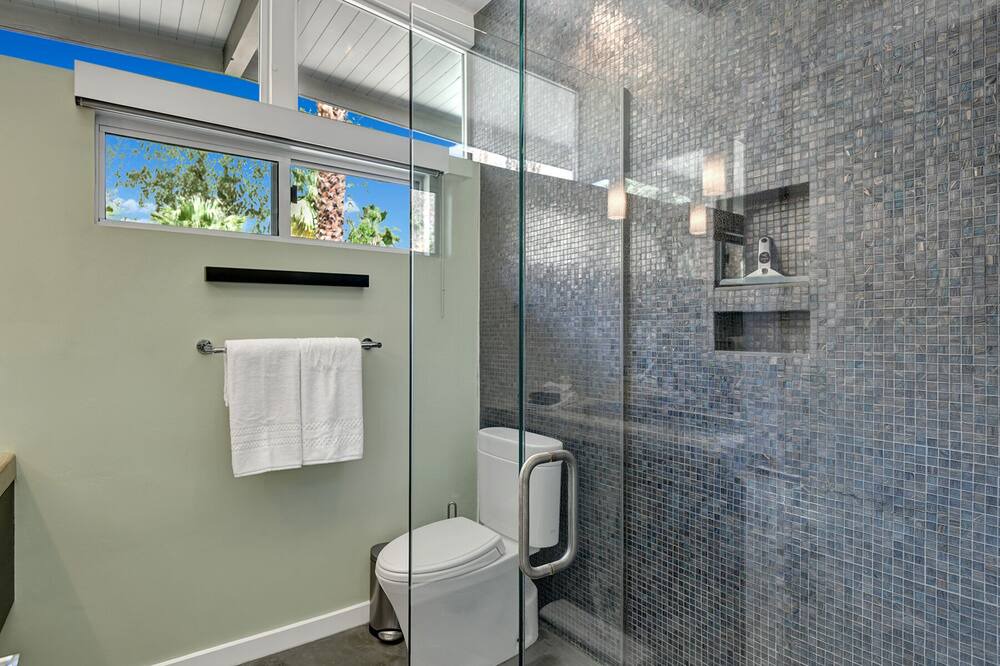 Photo of Bathroom in Tahquitz River Estates