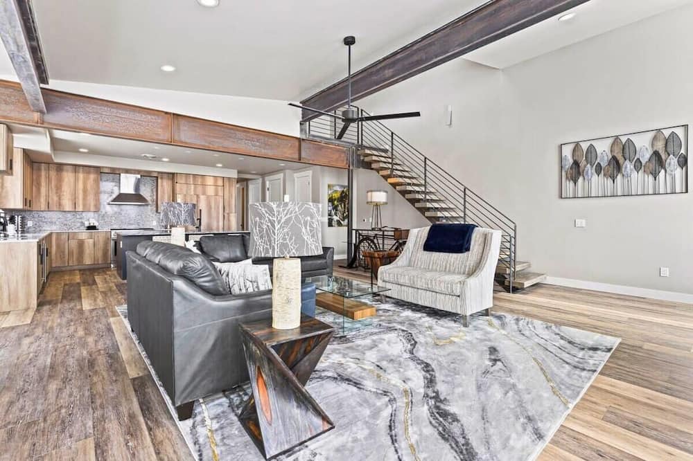 Photo of Livingroom in Woodmoor
