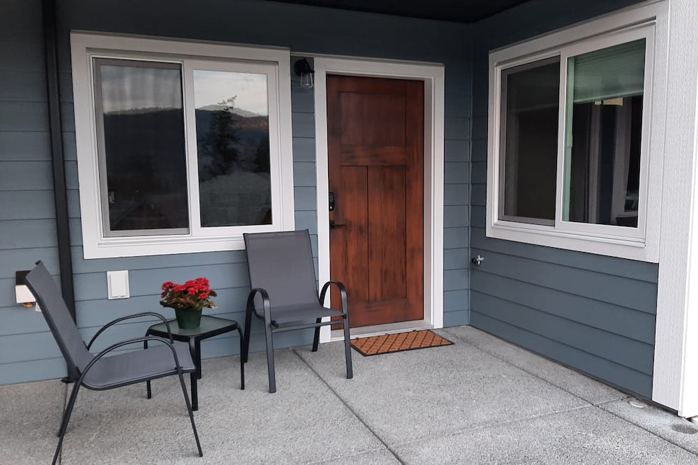 Photo of Patio Balcony in Maple Bay