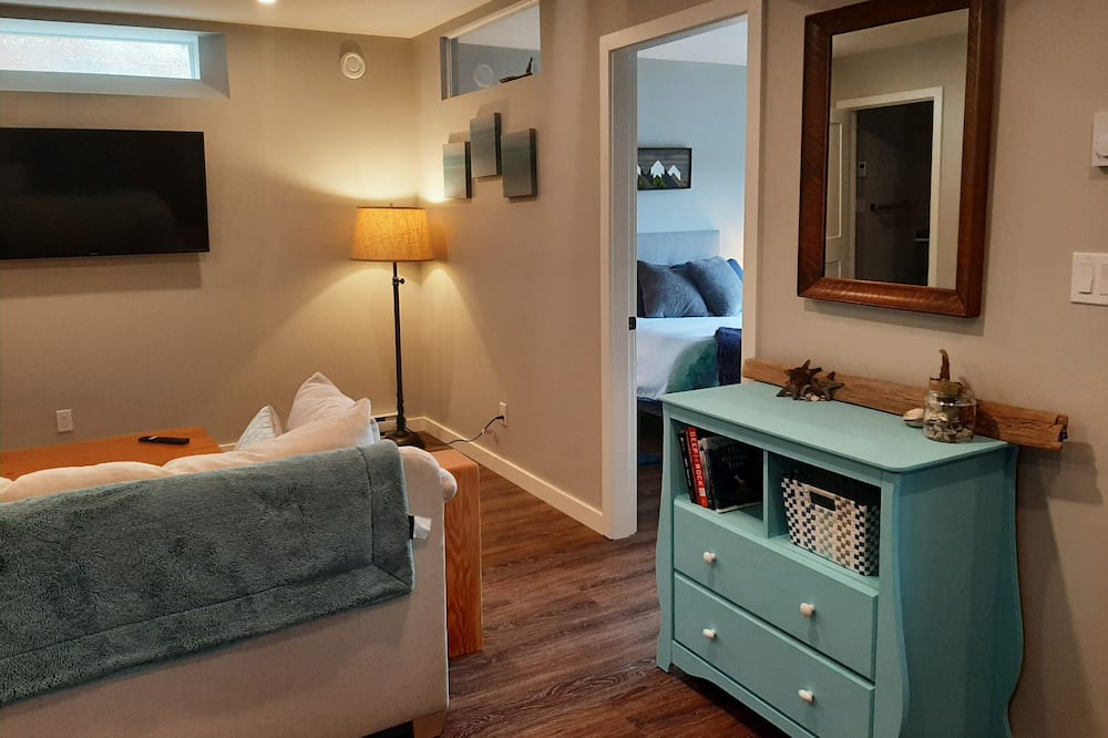 Photo of Bedroom in Maple Bay