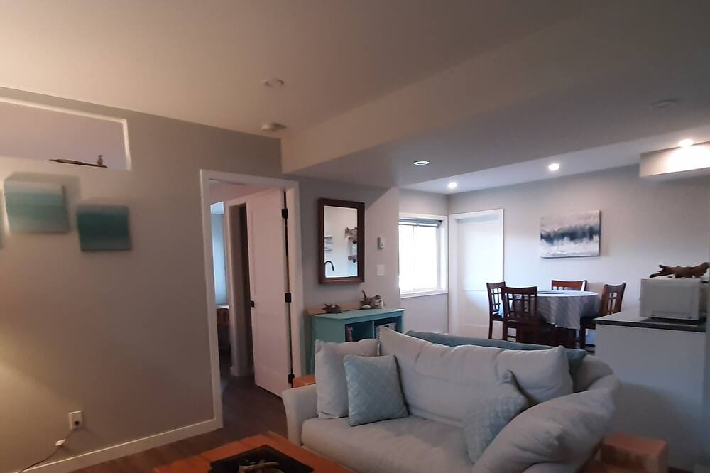Photo of Livingroom in Maple Bay