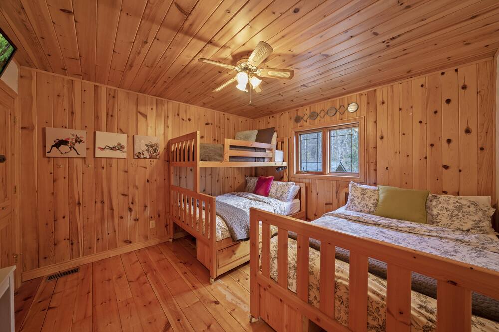 Photo of Others in Algonquin Highlands