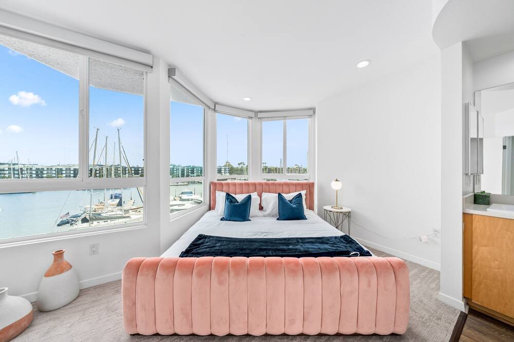Photo of Bedroom in Silver Strand