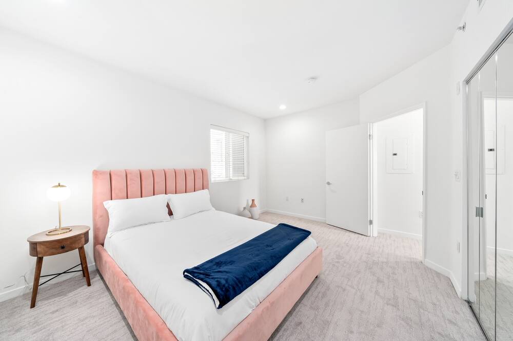 Photo of Bedroom in Silver Strand