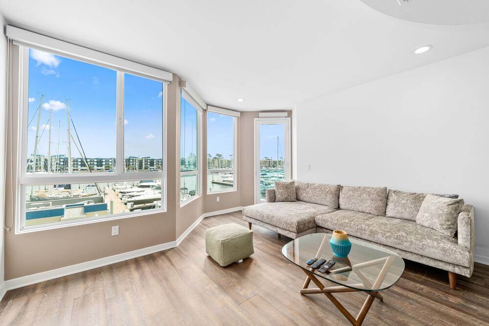 Photo of Livingroom in Silver Strand