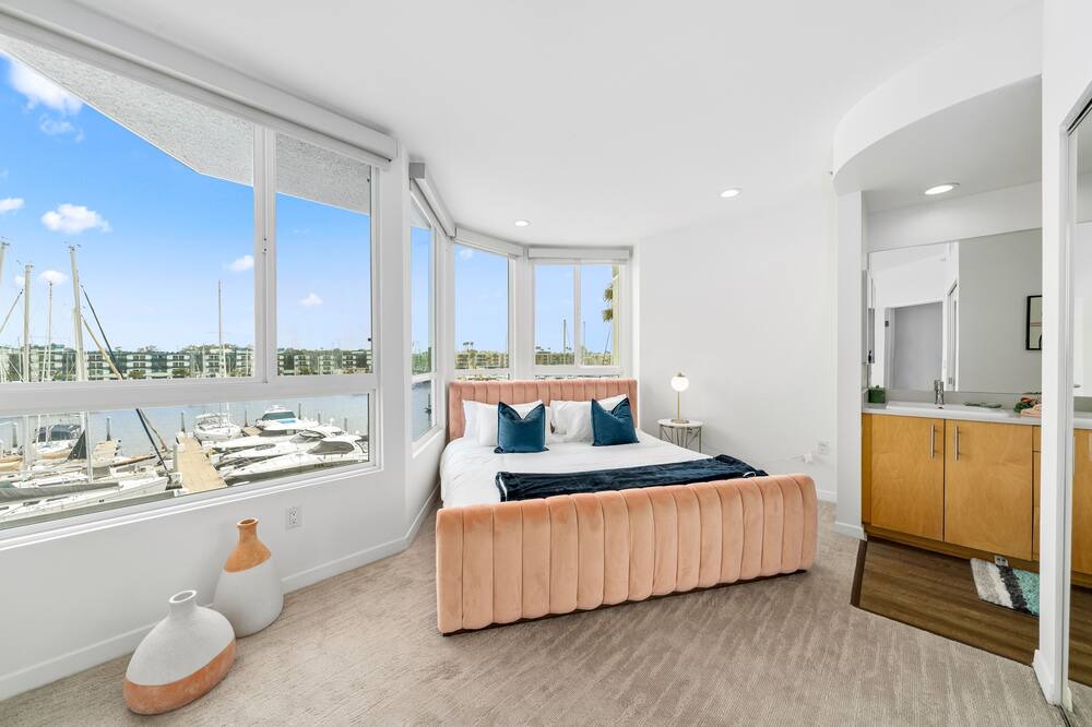 Photo of Bedroom in Silver Strand